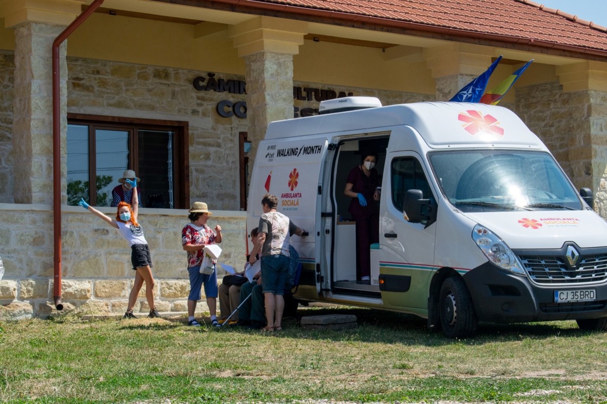 Beard Brothers mobile van volunteers 