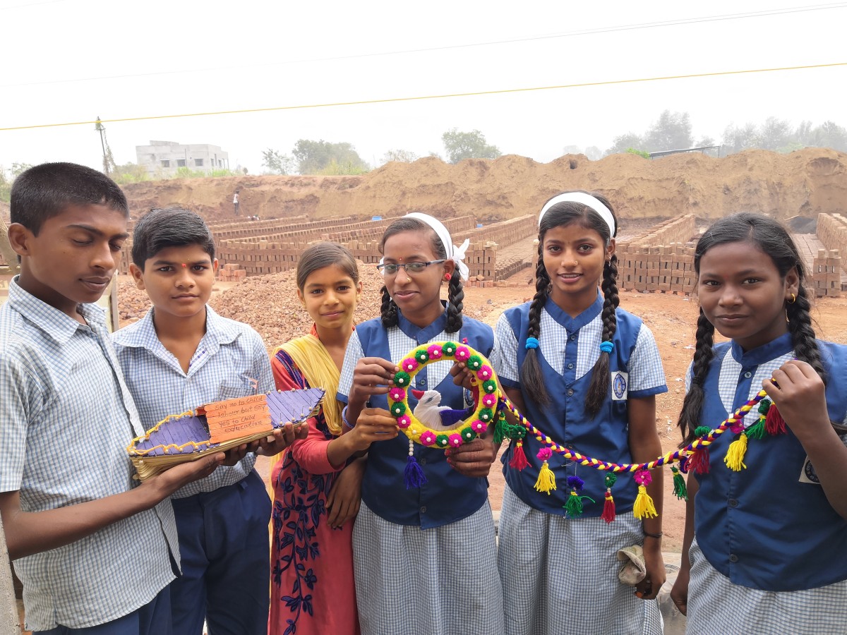 India Sponsorship Committee children of India creating crafts and learning