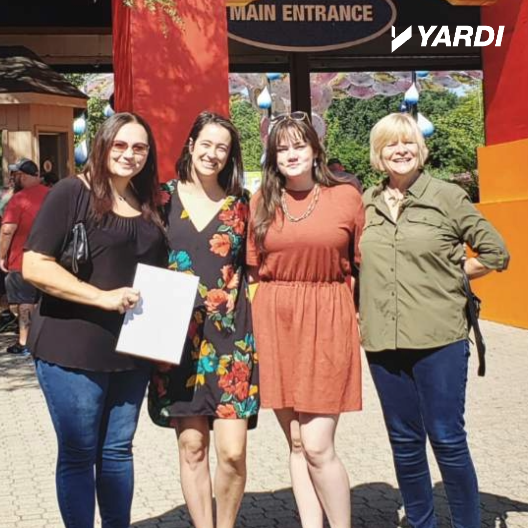 Yardi employees at Cleveland Zoological Society at Metroparks Zoo