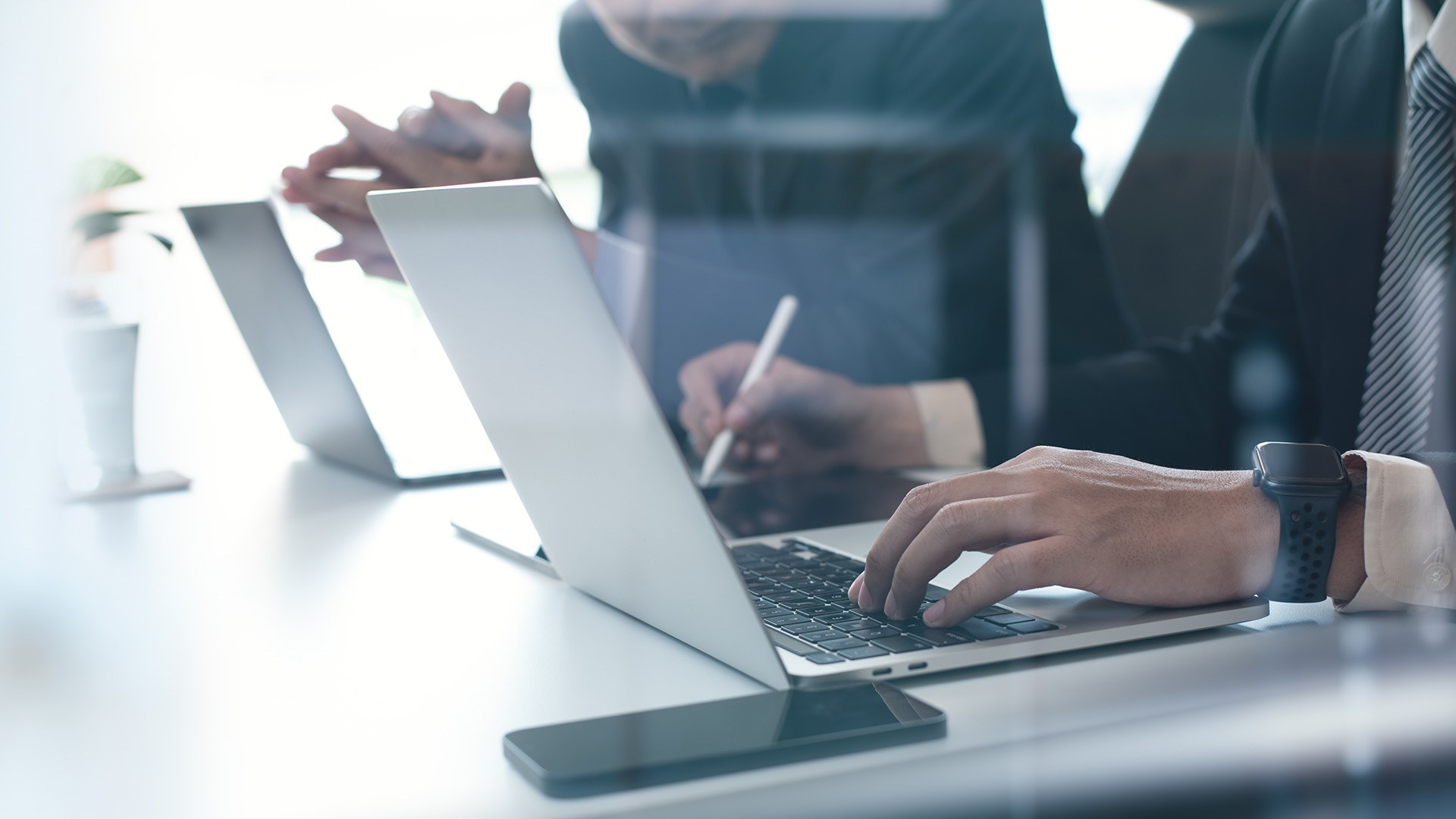 Efficient Data Management with Less Risk