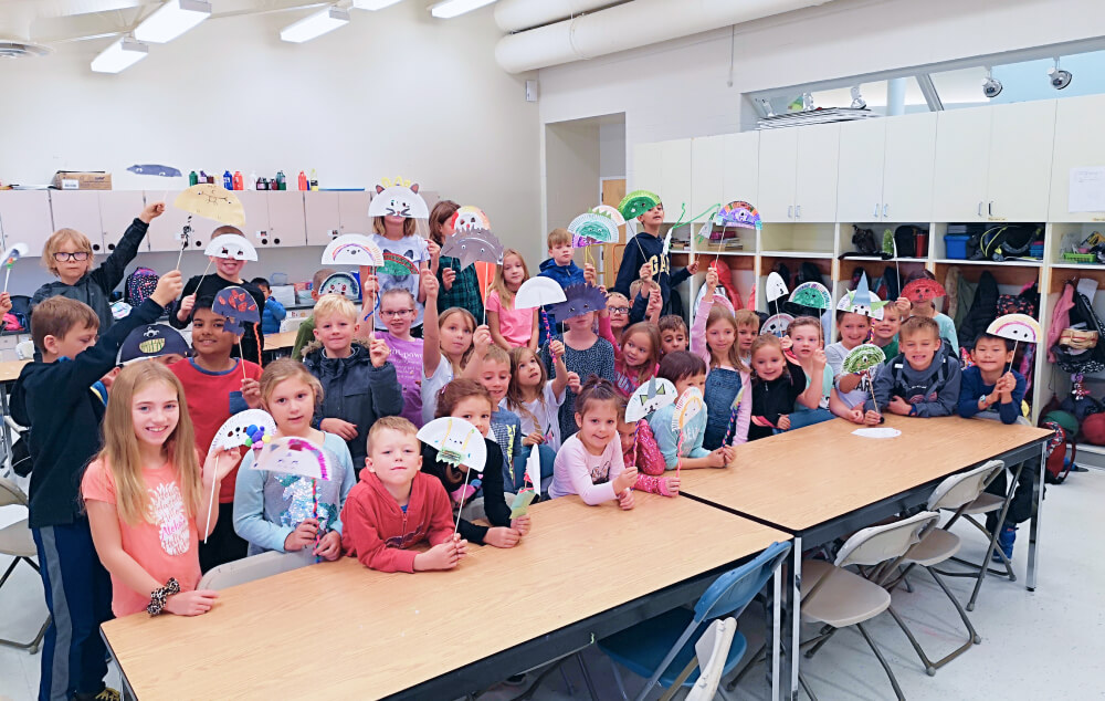 Children participating in mental health and mentorship programs