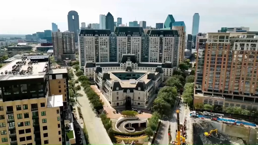 Crescent building